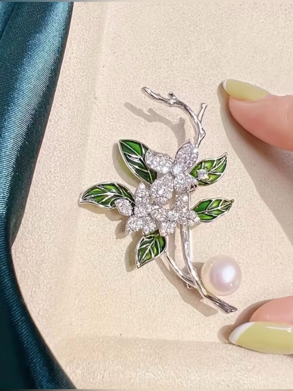 Gardenia flower silver brooch